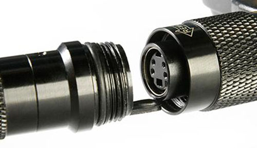 亞泰光電WIE-L手持輕便型工業(yè)視頻內(nèi)窺鏡采用可插拔式結(jié)構(gòu)設(shè)計(jì),一臺(tái)主機(jī)可更
換多種鏡頭